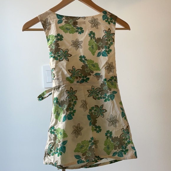 Floral wrap top from Emily and Finn XS - Picture 4 of 7